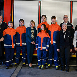 Besuch von Elke Büdenbender bei der Jugendfeuerwehr der FF München