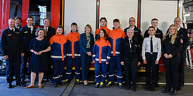 Besuch von Elke Büdenbender bei der Jugendfeuerwehr der FF München