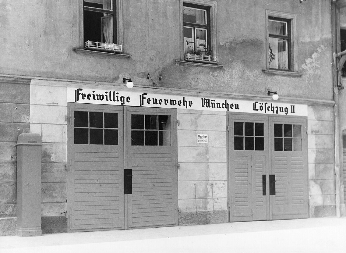 Die zwei neuen Fahrzeuggassen des umgebauten Gerätehaus in Laim passen nun auch für die neuen Kraftspritzen KS 25