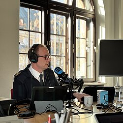 Claudius Blank während einer Podcast-Aufzeichnung
