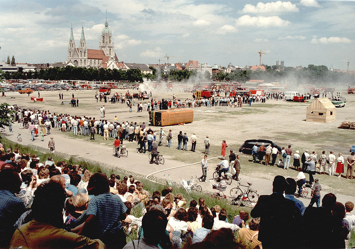 Die FF München präsentiert sich auf der Theresienwiese
