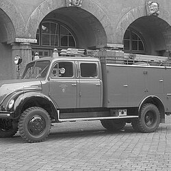Das erst im März 1960 in Dienst gestellte neue Sonderlöschmittelfahrzeug (SLF). | Quelle: Archiv BFM