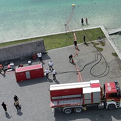 Übung mit dem Wasserfördersystem Bayern