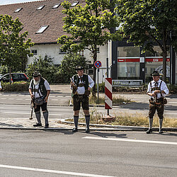 Kirchliche Weihe und Böllerschützen