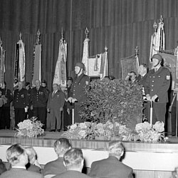 Oberbranddirektor Seegerer bei seiner Ansprache