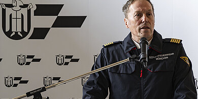 Oberbranddirektor Wolfgang Schäuble bei der Jahrespressekonferenz